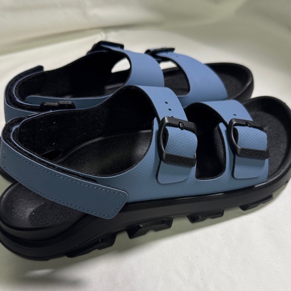 Birkenstock women’s 
Dual-Tone Sandal - Picture 6 of 11